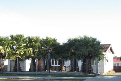 Photo of property in 25 Great South Road, Manurewa, Auckland, 2102