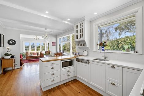 Photo of property in 48 Tarahua Road, Welbourn, New Plymouth, 4310