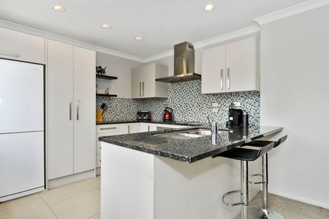 Photo of property in 2 Puriri Road, Pukekohe, 2120