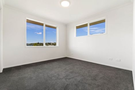 Photo of property in 17 Milla Mae Rise, Woodhill, 0110