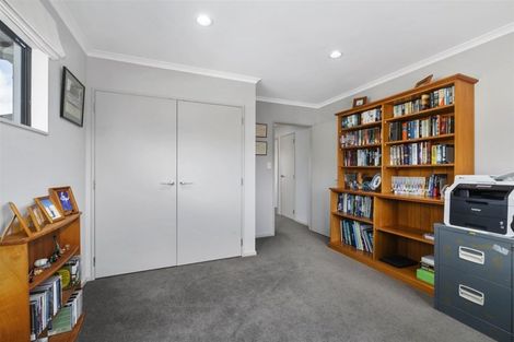 Photo of property in 39 Endeavour Drive, Whitby, Porirua, 5024