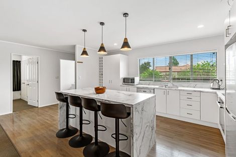 Photo of property in 5 Neta Grove, Henderson, Auckland, 0612