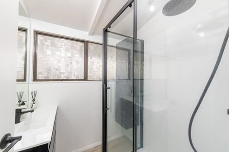 Photo of property in 9a Heretaunga Square, Silverstream, Upper Hutt, 5019