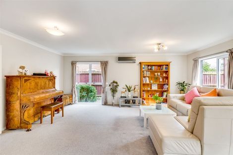 Photo of property in 1/143 Memorial Avenue, Burnside, Christchurch, 8053