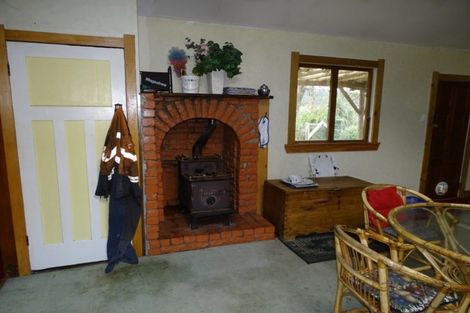 Photo of property in 953 Dipton Mossburn Road, Castle Downs, Dipton, 9791