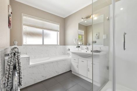 Photo of property in 18 Garvan Glen, Pyes Pa, Tauranga, 3112