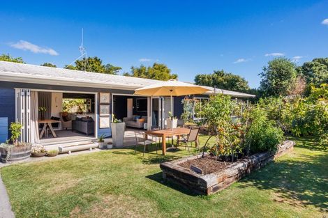 Photo of property in 16 Mudgway Place, Awapuni, Palmerston North, 4412