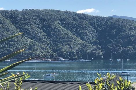 Photo of property in 21 Amelia Crescent, Waikawa, Picton, 7220