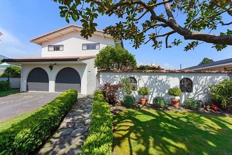 Photo of property in 22 Rewarewa Crescent, Waikanae, 5036