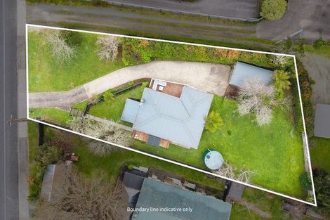 Photo of property in 35 Riverhead Road, Kumeu, 0810