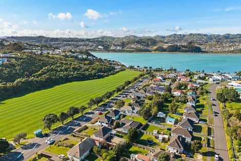 Photo of property in 110 Main Road, Titahi Bay, Porirua, 5022