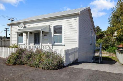 Photo of property in 1 Gaine Street, New Plymouth, 4310