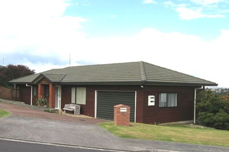 Photo of property in 5 Amery Place, West Harbour, Auckland, 0618