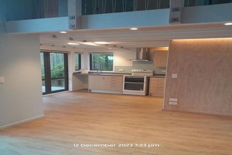 Photo of property in 80 Highland Park Drive, Highland Park, Auckland, 2010