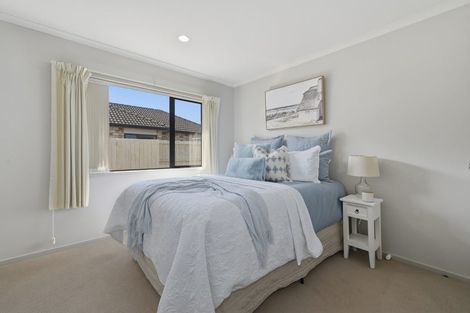 Photo of property in 12 Putaka Place, Papamoa Beach, Papamoa, 3118