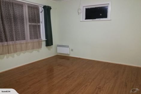 Photo of property in 1b Link Road, Newlands, Wellington, 6037