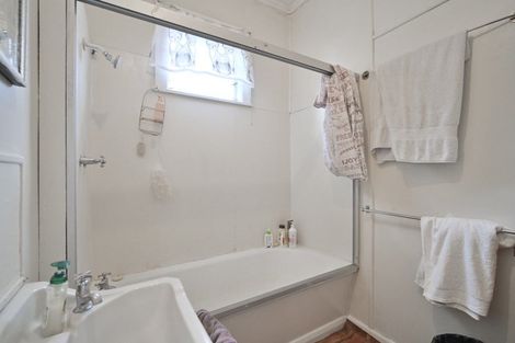 Photo of property in 305 Avenue Road West, Hastings, 4122