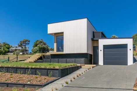 Photo of property in 5 Rangitahi Road, Raglan, 3225