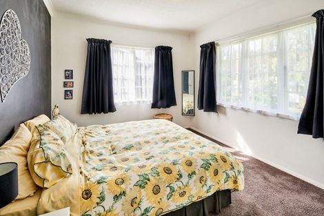 Photo of property in 36 Heretaunga Square, Silverstream, Upper Hutt, 5019