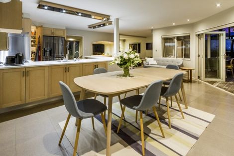 Photo of property in 9a Craig Road, Milford, Auckland, 0620