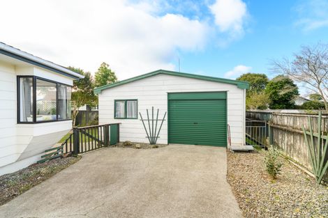 Photo of property in 2 Bevan Place, Cloverlea, Palmerston North, 4412