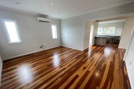 Photo of property in 50 Fruitvale Road, New Lynn, Auckland, 0600