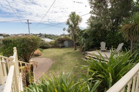 Photo of property in 14 Whanake Street, Titahi Bay, Porirua, 5022