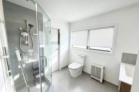 Photo of property in 52 West Harbour Drive, West Harbour, Auckland, 0618