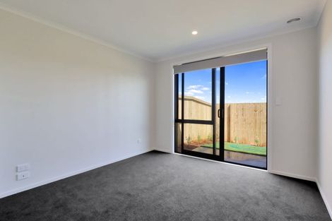 Photo of property in 43 Waruhia Crescent, Rototuna North, 3281