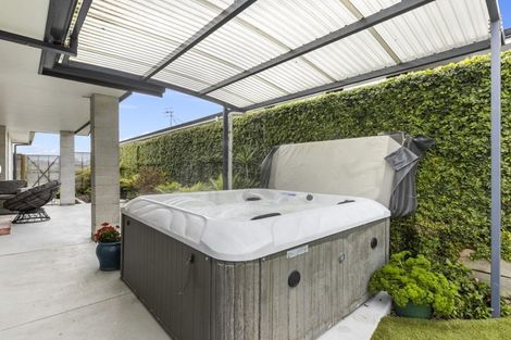 Photo of property in 105 Penetaka Heights, Pyes Pa, Tauranga, 3112