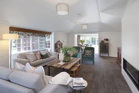 Photo of property in 180 Fendalton Road, Fendalton, Christchurch, 8052