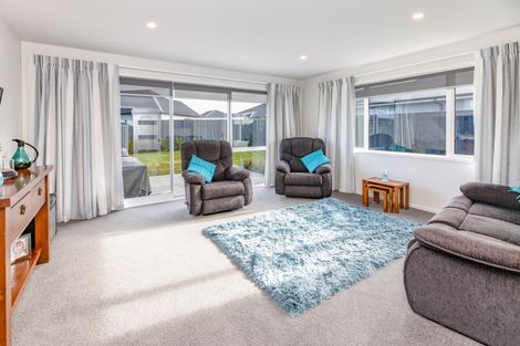 Photo of property in 31 Watkins Drive, Rangiora, 7400