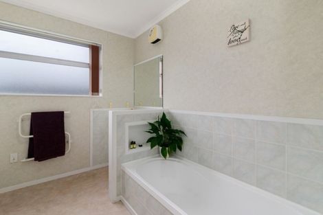 Photo of property in 22a Barraud Place, Pukehangi, Rotorua, 3015