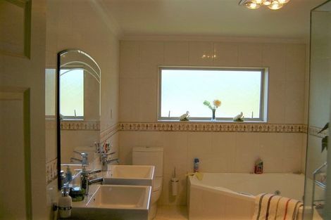 Photo of property in 84 Killybegs Drive, Pinehill, Auckland, 0632