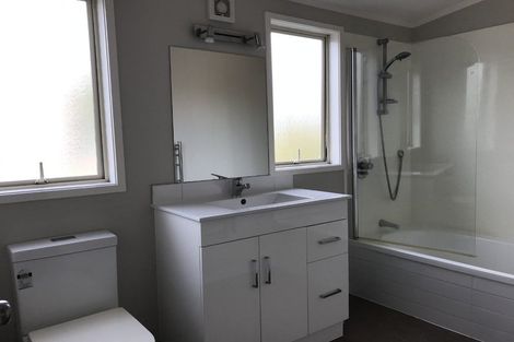 Photo of property in 2/42 Forrest Hill Road, Forrest Hill, Auckland, 0620