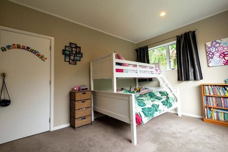 Photo of property in 11 Morgan Place, Tawa, Wellington, 5028