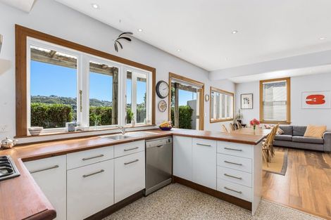 Photo of property in 18 Mills Road, Brooklyn, Wellington, 6021