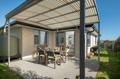 Photo of property in 76 Bert Wall Drive, Omokoroa, 3114