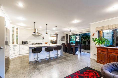 Photo of property in 38 Seamount Drive, Red Beach, 0932