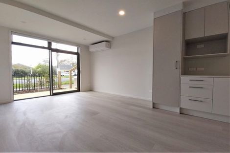 Photo of property in 588f Te Atatu Road, Te Atatu Peninsula, Auckland, 0610