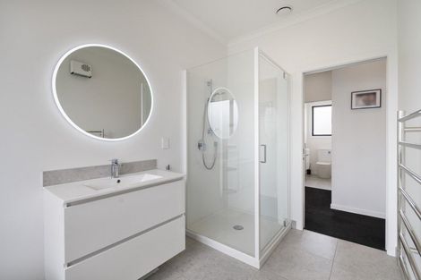 Photo of property in 18 Atlantic Drive, Fitzherbert, Palmerston North, 4410