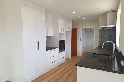 Photo of property in 15 Matuku Street, Heretaunga, Upper Hutt, 5018