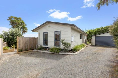Photo of property in 90 Collingwood Road, Waiuku, 2123