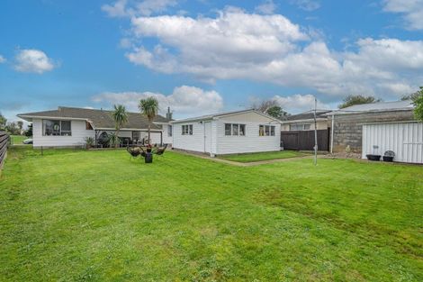 Photo of property in 124 Benmore Avenue, Cloverlea, Palmerston North, 4412