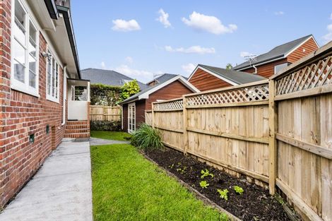 Photo of property in 13 Horotutu Road, Greenlane, Auckland, 1061