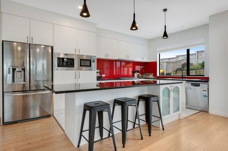 Photo of property in 7 Manawanui Way, Orewa, 0931