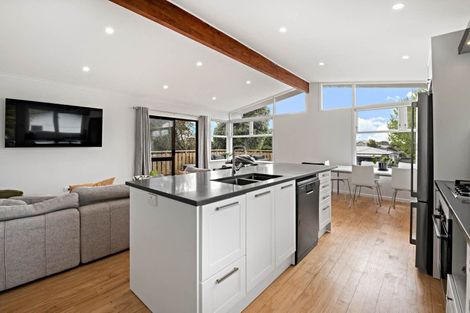 Photo of property in 15 Finlow Drive, Te Atatu South, Auckland, 0610