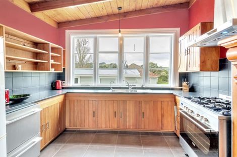 Photo of property in 4 Nelson Street, Helensville, 0800