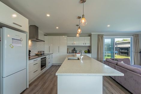 Photo of property in 20 Pegasus Place, Kelvin Grove, Palmerston North, 4414