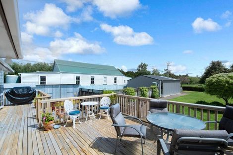 Photo of property in 23 Taupaki Road, Taupaki, Henderson, 0782